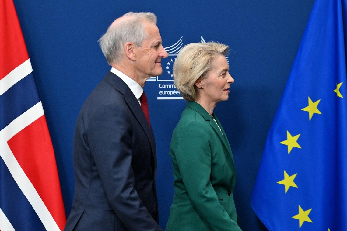 Norwegian Prime Minister Jonas Gahr Støre (left) walks alongside European Commission President Ursula von der Leyen ahead of a meeting at the European Commission in Brussels. Photo: © European Union / Audiovisual Service Norwegian Prime Minister Jonas Gahr Støre (left) walks alongside European Commission President Ursula von der Leyen ahead of a meeting at the European Commission in Brussels. Photo: © European Union / Audiovisual Service