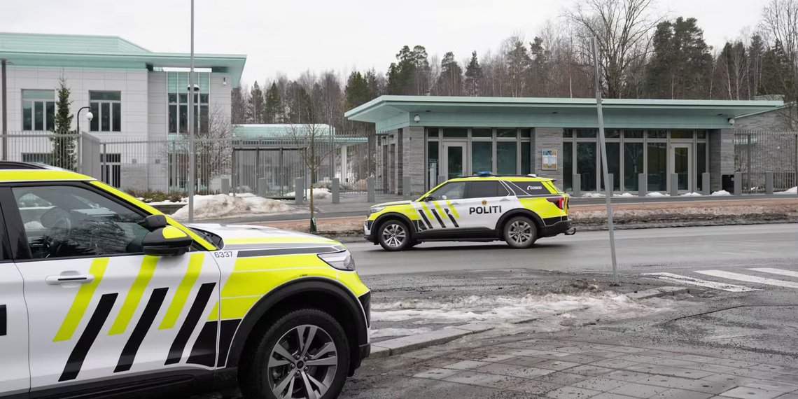 Norwegian police vehicle on patrol in Oslo. The capital’s eastern districts have seen increasing police activity linked to organised crime and gang environments. Photo: Tómas Rekstad / Unsplash Norwegian police vehicle on patrol in Oslo. The capital’s eastern districts have seen increasing police activity linked to organised crime and gang environments. Photo: Tómas Rekstad / Unsplash
