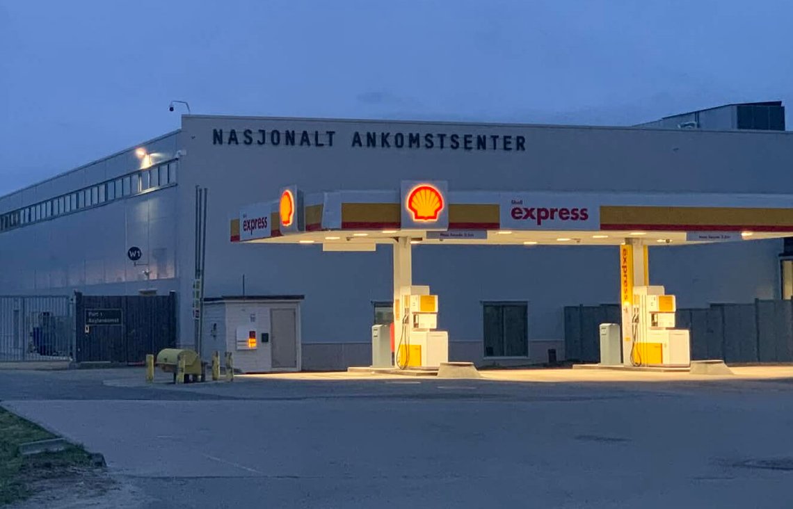 2022-11-22 — The National Arrival Center in Råde serves as Norway’s main reception facility for asylum seekers. Located in Råde municipality, it was established by the Norwegian Directorate of Immigration (UDI) in 2015 to manage the large influx of refugees at that time. Since then, it has become a key part of the national reception system, where asylum seekers are registered, undergo health checks, and receive initial processing upon arrival in Norway. Photo: document.news 2022-11-22 — The National Arrival Center in Råde serves as Norway’s main reception facility for asylum seekers. Located in Råde municipality, it was established by the Norwegian Directorate of Immigration (UDI) in 2015 to manage the large influx of refugees at that time. Since then, it has become a key part of the national reception system, where asylum seekers are registered, undergo health checks, and receive initial processing upon arrival in Norway. Photo: document.news