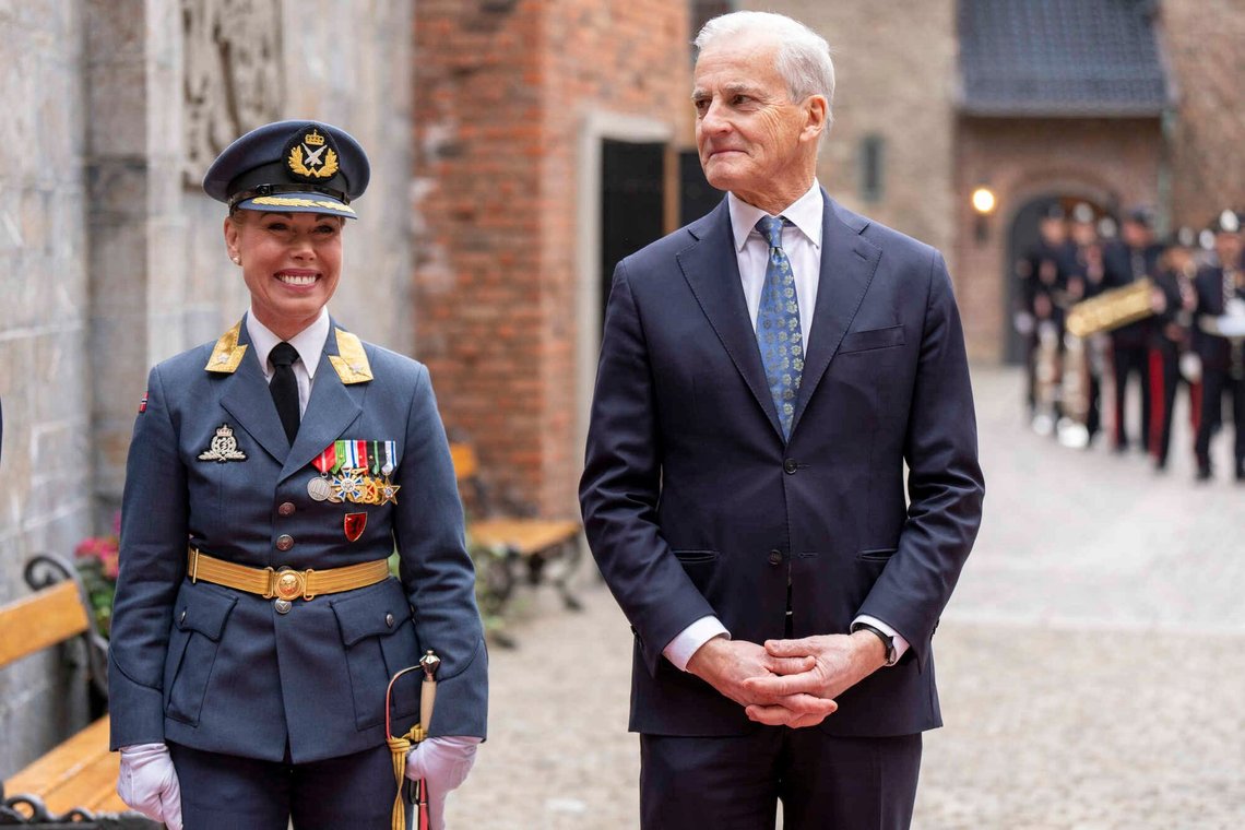 Oslo 20260518.
Kommandant på Akershus festning, Brigader Gyda Ellefsplass Olssen i borggården på Akershus Slott hvor statsminister Jonas Gahr Støref møter Indias statsminister Narendra Modi til middag i forbindelse med Modis offisielle besøk til Norge.
Foto: Cornelius Poppe / NTB Oslo 20260518.
Kommandant på Akershus festning, Brigader Gyda Ellefsplass Olssen i borggården på Akershus Slott hvor statsminister Jonas Gahr Støref møter Indias statsminister Narendra Modi til middag i forbindelse med Modis offisielle besøk til Norge.
Foto: Cornelius Poppe / NTB
