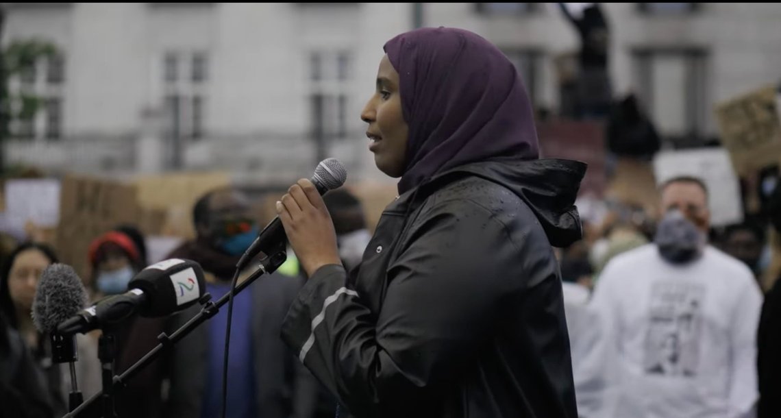 Norway's Socialist Left Party (SV) Deputy Leader Marian Hussein believes that Norwegians who send financial support to Israeli settlers should be investigated and prosecuted by the Norwegian authorities. Pictured, she speaks at the 2020 BLM "We Can't Breathe" protest outside the Norwegian Parliament on June 7th (Norway's Independence Day). Video still from YouTube. Norway's Socialist Left Party (SV) Deputy Leader Marian Hussein believes that Norwegians who send financial support to Israeli settlers should be investigated and prosecuted by the Norwegian authorities. Pictured, she speaks at the 2020 BLM "We Can't Breathe" protest outside the Norwegian Parliament on June 7th (Norway's Independence Day). Video still from YouTube.