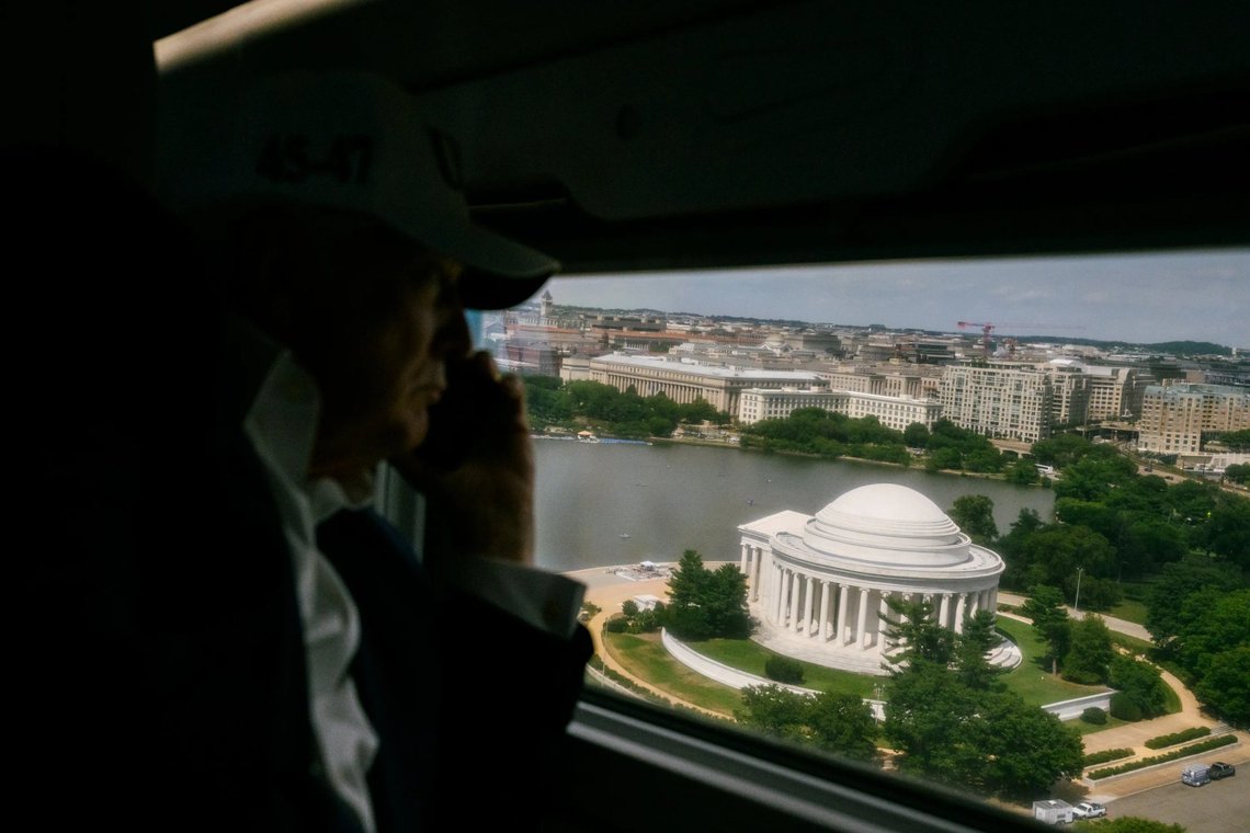 President Donald J. Trump flies over Washington, D.C. aboard Marine One. Photo: whitehouse.gov President Donald J. Trump flies over Washington, D.C. aboard Marine One. Photo: whitehouse.gov