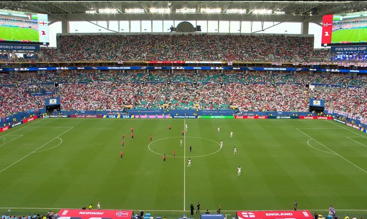 Norway and England players during the 2026 FIFA World Cup quarterfinal at Miami Stadium.