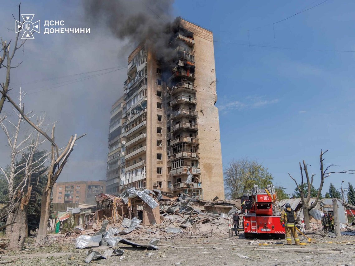 In this photo provided by the Ukrainian Emergency Service, firefighters put out a fire in a residential building following a Russian air attack in Kramatorsk, Donetsk region, Ukraine, Wednesday, Aug. 5, 2026. (Ukrainian Emergency Service via AP) In this photo provided by the Ukrainian Emergency Service, firefighters put out a fire in a residential building following a Russian air attack in Kramatorsk, Donetsk region, Ukraine, Wednesday, Aug. 5, 2026. (Ukrainian Emergency Service via AP)