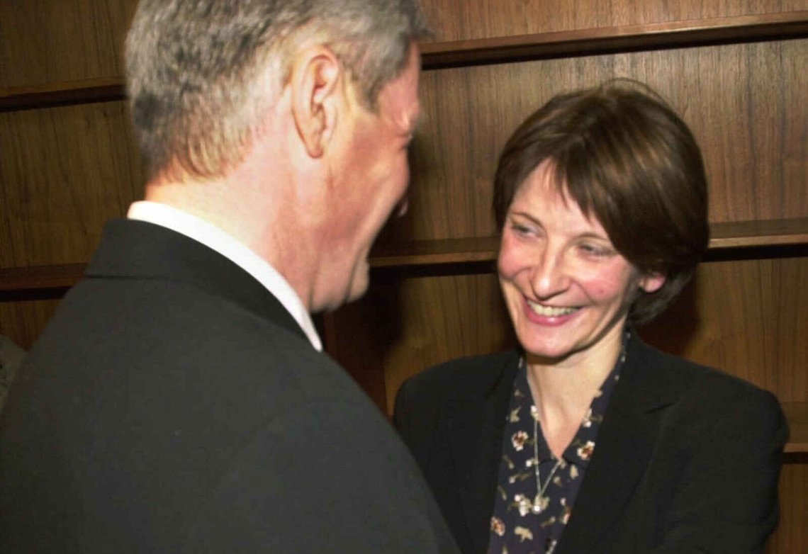 OSLO, 17 March 2000: Change of government. The incoming Stoltenberg government takes office in Norway's Government Quarter. Incoming Foreign Minister Thorbjørn Jagland is introduced to officials at the Ministry of Foreign Affairs. Among those welcoming him was Mona Juul, making for a warm reunion. Juul was appointed State Secretary at the Ministry of Foreign Affairs. OSLO, 17 March 2000: Change of government. The incoming Stoltenberg government takes office in Norway's Government Quarter. Incoming Foreign Minister Thorbjørn Jagland is introduced to officials at the Ministry of Foreign Affairs. Among those welcoming him was Mona Juul, making for a warm reunion. Juul was appointed State Secretary at the Ministry of Foreign Affairs.