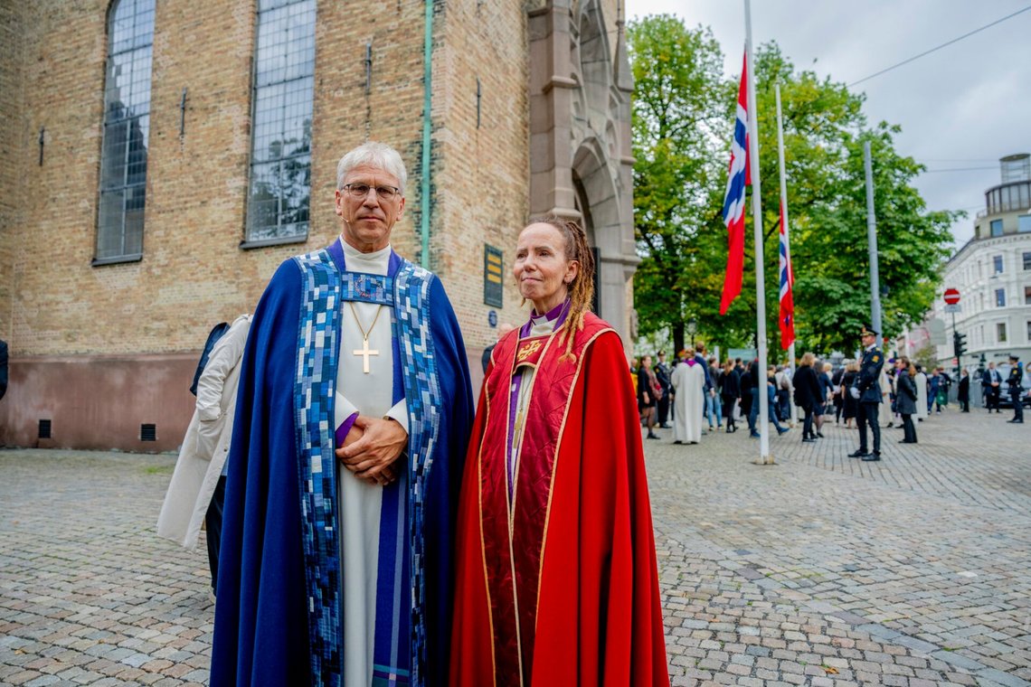 Oslo, 30 August 2026. Presiding Bishop Olav Fykse Tveit and Bishop Sunniva Gylver after the memorial service for King Harald at Oslo Cathedral. Oslo, 30 August 2026. Presiding Bishop Olav Fykse Tveit and Bishop Sunniva Gylver after the memorial service for King Harald at Oslo Cathedral.