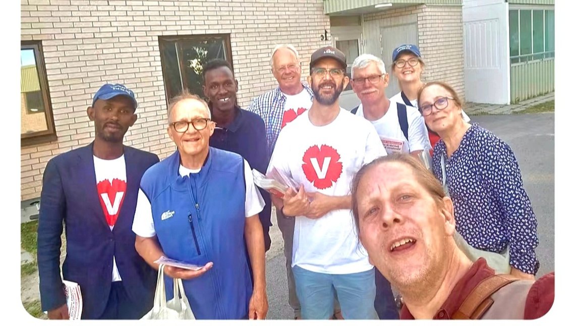 ‘Now we are entering the final stretch of the election campaign,’ Vänsterpartiet Borlänge wrote on Facebook on 27 August 2026. Suspected electoral fraud is now being investigated in connection with the large number of personal votes received by two representatives of Somali background: Mohamed Abdukardir Ali (left) and Ahmed Abas Omar, standing slightly behind him. Photo: Screenshot from Facebook. ‘Now we are entering the final stretch of the election campaign,’ Vänsterpartiet Borlänge wrote on Facebook on 27 August 2026. Suspected electoral fraud is now being investigated in connection with the large number of personal votes received by two representatives of Somali background: Mohamed Abdukardir Ali (left) and Ahmed Abas Omar, standing slightly behind him. Photo: Screenshot from Facebook.