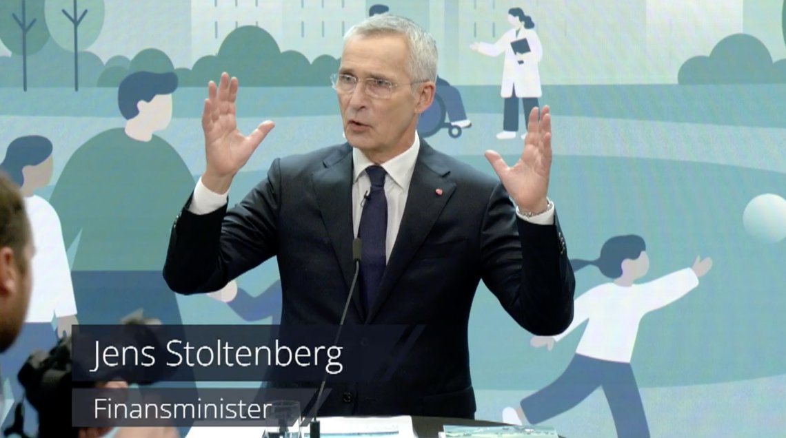Norwegian Finance Minister Jens Stoltenberg (Labour Party) presents the government's proposed national budget for 2027 at the Storting in Oslo on 7 October 2026. Critics argue that tackling real inflation requires fundamentally different fiscal and monetary policies, which neither the government nor the opposition parties appear willing to pursue. Photo: Stortinget / Video still. Norwegian Finance Minister Jens Stoltenberg (Labour Party) presents the government's proposed national budget for 2027 at the Storting in Oslo on 7 October 2026. Critics argue that tackling real inflation requires fundamentally different fiscal and monetary policies, which neither the government nor the opposition parties appear willing to pursue. Photo: Stortinget / Video still.