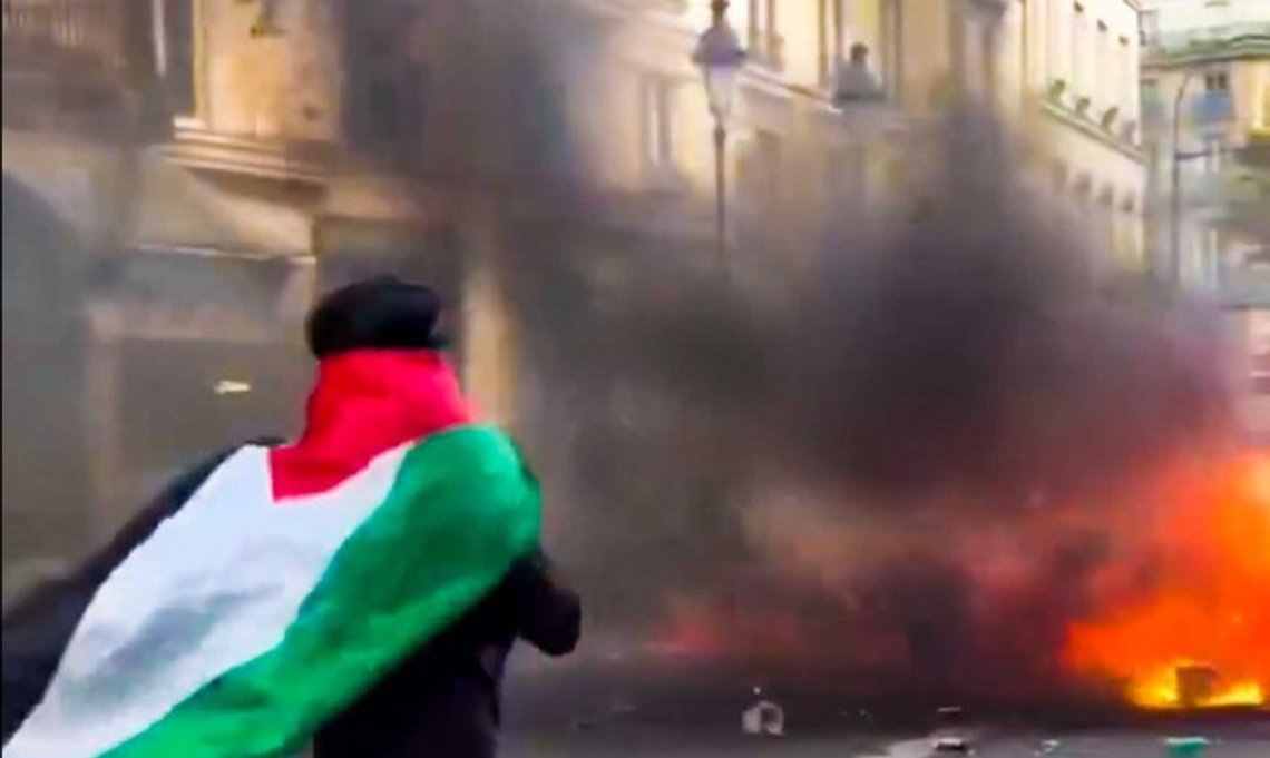 Palestinian flags feature prominently in the unrest that escalates into violence. Video clip from X. Palestinian flags feature prominently in the unrest that escalates into violence. Video clip from X.
