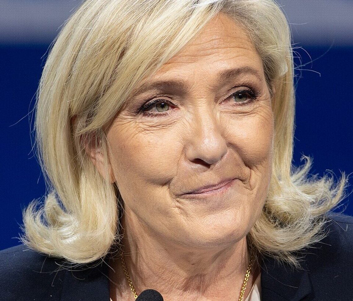 “There couldn’t be a better campaign message,” says Tommy Robinson about the new poll. Marine Le Pen is well positioned in the French presidential race. Photo: Vox España / Wikimedia Commons — CC0 1.0, Public Domain. “There couldn’t be a better campaign message,” says Tommy Robinson about the new poll. Marine Le Pen is well positioned in the French presidential race. Photo: Vox España / Wikimedia Commons — CC0 1.0, Public Domain.
