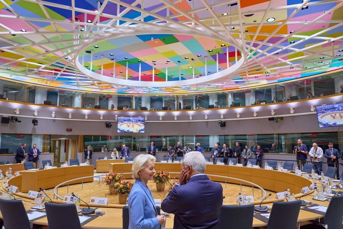 The Brussels mafia, represented here by European Commission President Ursula von der Leyen and European Council President António Costa, wants to secure approval of a new long-term EU budget before the French presidential election. Marine Le Pen says no. Photo: European Union, 202X, licensed under CC BY 4.0 The Brussels mafia, represented here by European Commission President Ursula von der Leyen and European Council President António Costa, wants to secure approval of a new long-term EU budget before the French presidential election. Marine Le Pen says no. Photo: European Union, 202X, licensed under CC BY 4.0
