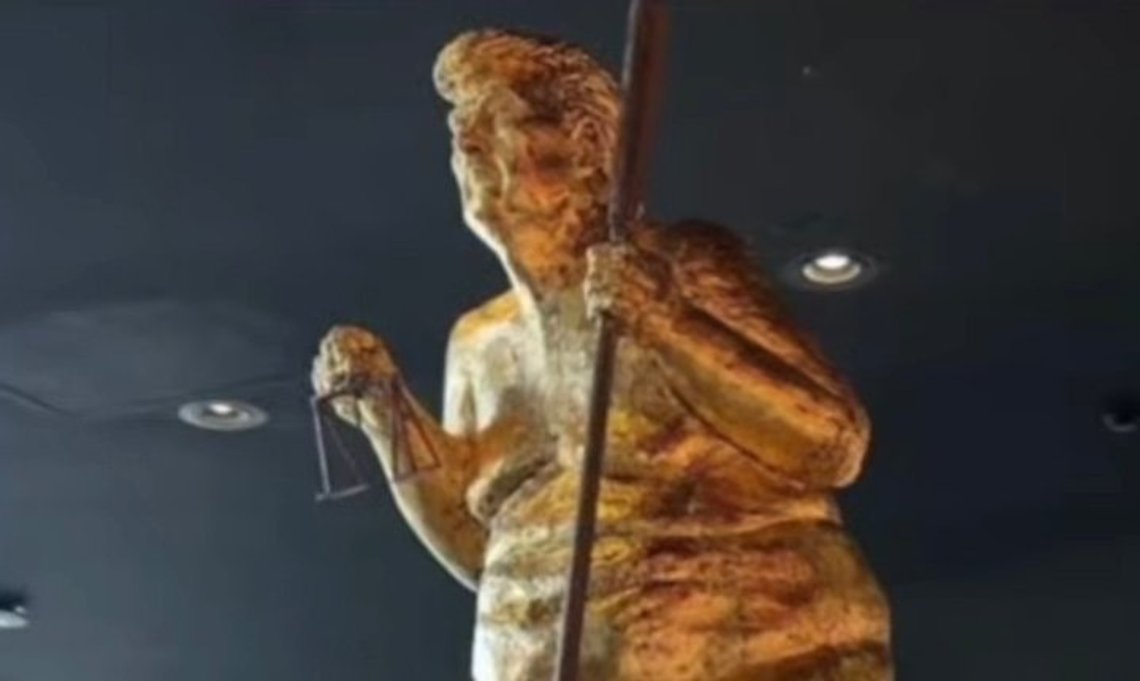 Video still from IG. Video still from IG.