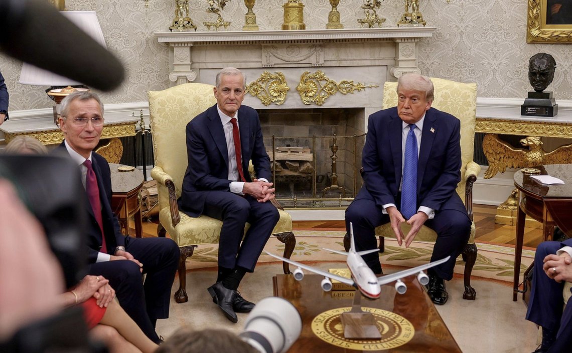 Washington, DC, 24 April 2025. Norwegian Prime Minister Jonas Gahr Støre, Finance Minister Jens Stoltenberg and Norway’s Ambassador to the United States, Anniken Huitfeldt, attend a meeting with US President Donald Trump in the Oval Office at the White House. Photo: The White House (public domain). Washington, DC, 24 April 2025. Norwegian Prime Minister Jonas Gahr Støre, Finance Minister Jens Stoltenberg and Norway’s Ambassador to the United States, Anniken Huitfeldt, attend a meeting with US President Donald Trump in the Oval Office at the White House. Photo: The White House (public domain).