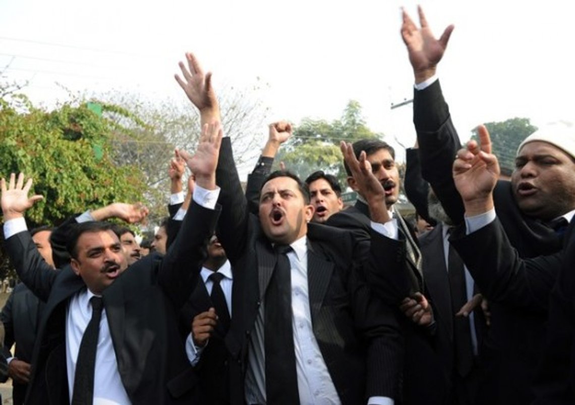 Pakistani lawyers shout slogans in suppo