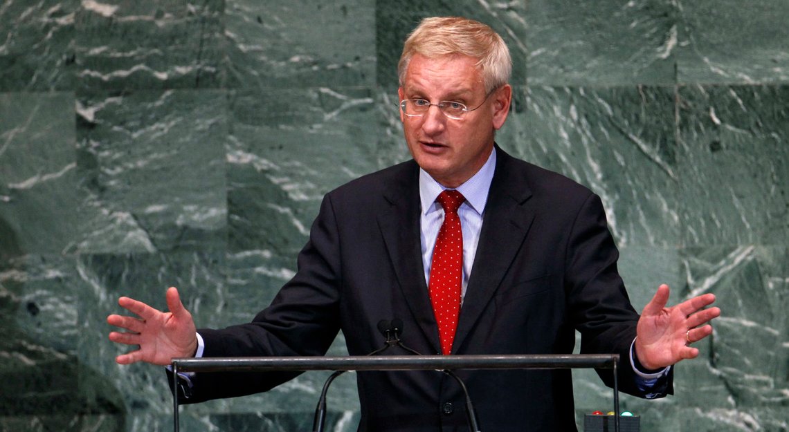 Swedish Foreign Minister Carl Bildt addresses the 67th session of the United Nations General Assembly at the U.N. headquarters in New York, September 28, 2012. REUTERS/Keith Bedford (UNITED STATES - Tags: POLITICS) Swedish Foreign Minister Carl Bildt addresses the 67th session of the United Nations General Assembly at the U.N. headquarters in New York, September 28, 2012. REUTERS/Keith Bedford (UNITED STATES - Tags: POLITICS)