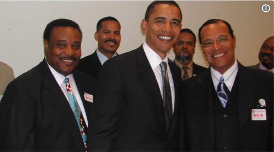 Fotografen som tok dette bildet av senator Obama og Farrakhan i 2005, holdt det skjult for han visste det ville skade hans politiske utsikter. Obama kalte Trump en rasist privat, men han hadde ikke problemer med å omgås rasisten og antisemitten Farrakhan. Fotografen som tok dette bildet av senator Obama og Farrakhan i 2005, holdt det skjult for han visste det ville skade hans politiske utsikter. Obama kalte Trump en rasist privat, men han hadde ikke problemer med å omgås rasisten og antisemitten Farrakhan.