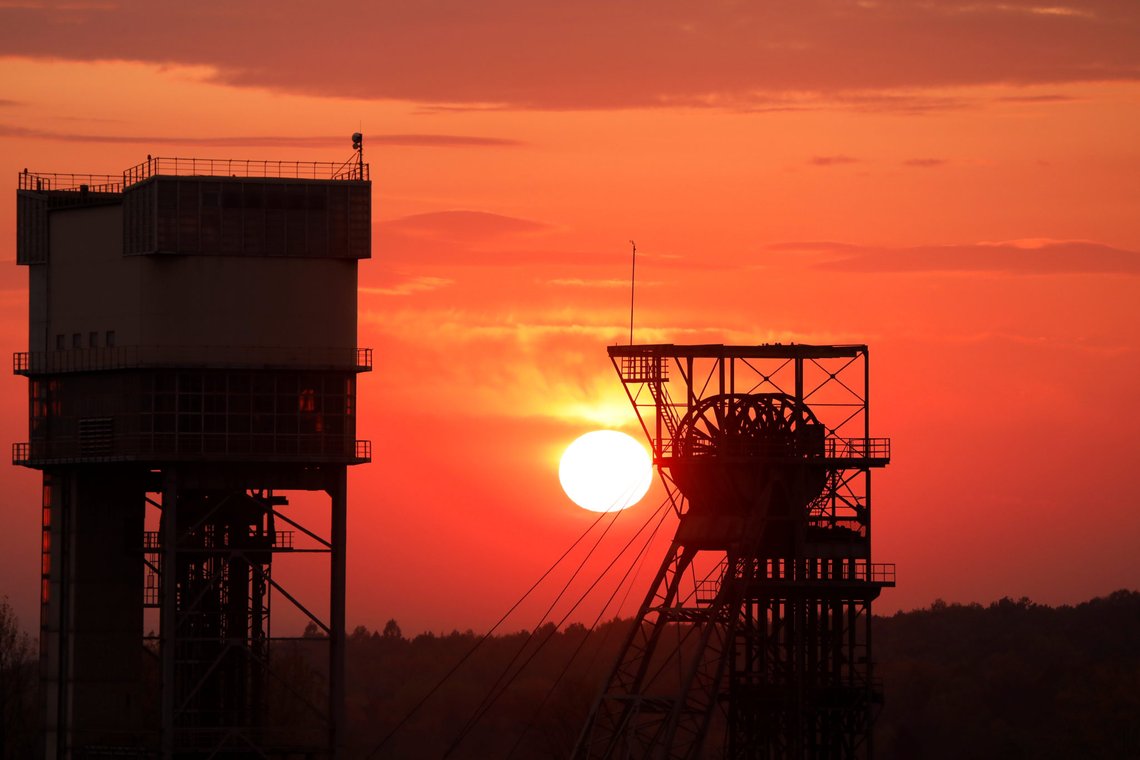 Wujek kullgruven i Kaowice i solnedgang Wujek kullgruven i Kaowice i solnedgang