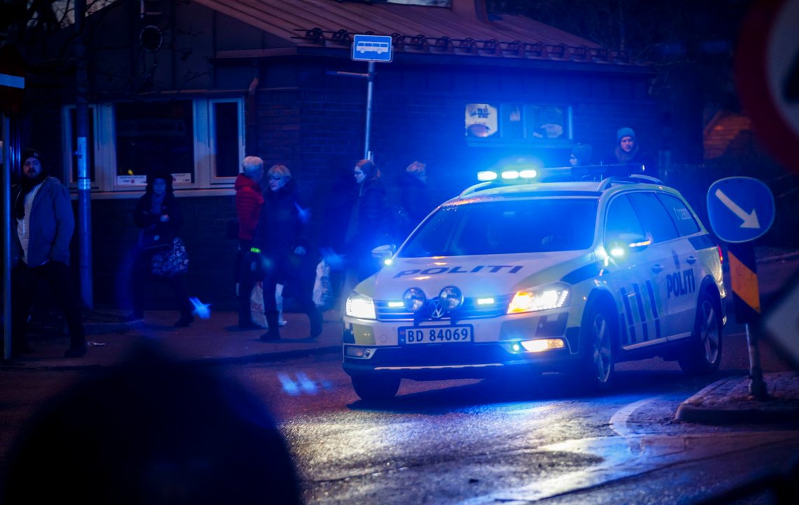 SKI 20161213.
Politiet i arbeid. Politibil med blålys i fart.
Foto: Heiko Junge / NTB scanpix SKI 20161213.
Politiet i arbeid. Politibil med blålys i fart.
Foto: Heiko Junge / NTB scanpix