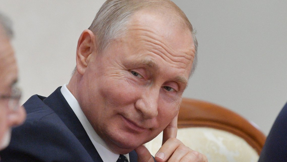 Russian President Vladimir Putin (R) and his Austrian counterpart Alexander Van der Bellen attend a meeting of the Sochi Dialogue forum in Sochi, Russia May 15, 2019. Sputnik/Alexei Druzhinin/Kremlin via REUTERS ATTENTION EDITORS - THIS IMAGE WAS PROVIDED BY A THIRD PARTY. Russian President Vladimir Putin (R) and his Austrian counterpart Alexander Van der Bellen attend a meeting of the Sochi Dialogue forum in Sochi, Russia May 15, 2019. Sputnik/Alexei Druzhinin/Kremlin via REUTERS ATTENTION EDITORS - THIS IMAGE WAS PROVIDED BY A THIRD PARTY.