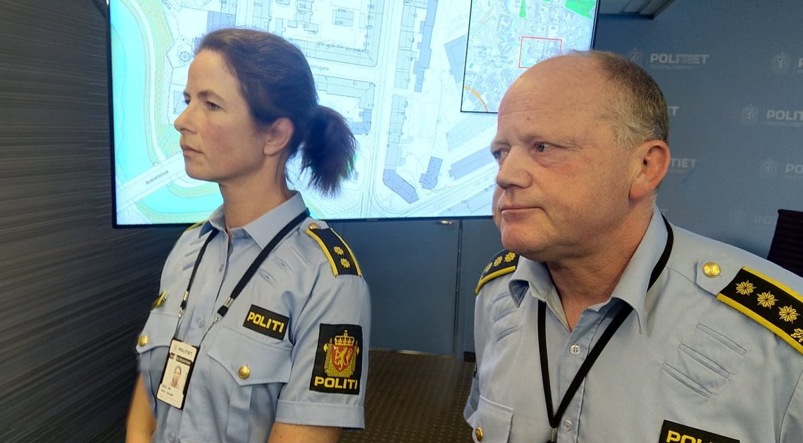 Leder for felles operativ tjeneste i oslopolitiet Martin Strand. Til venstre seksjonsleder Anne Alræk Solem. (arkivfoto) Leder for felles operativ tjeneste i oslopolitiet Martin Strand. Til venstre seksjonsleder Anne Alræk Solem. (arkivfoto)