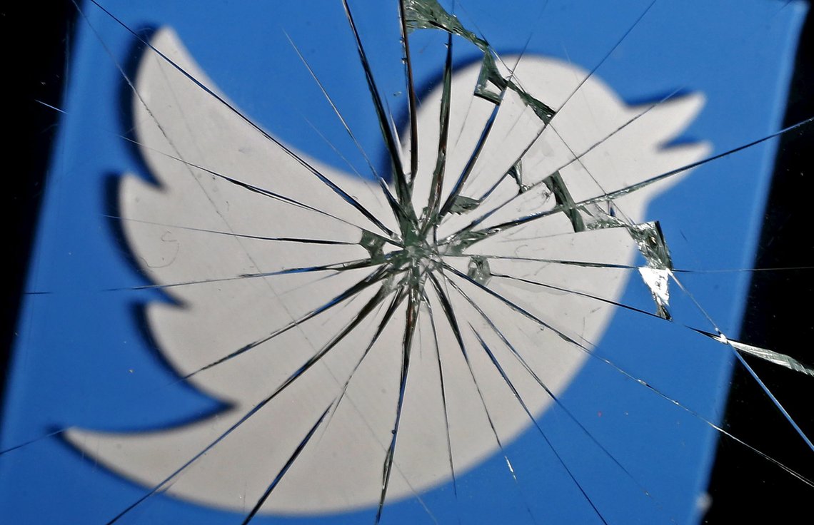 FILE PHOTO - A 3D-printed Twitter logo is seen through broken glass, in this picture illustration taken February 8, 2016. REUTERS/Dado Ruvic/Illustration/File Photo FILE PHOTO - A 3D-printed Twitter logo is seen through broken glass, in this picture illustration taken February 8, 2016. REUTERS/Dado Ruvic/Illustration/File Photo