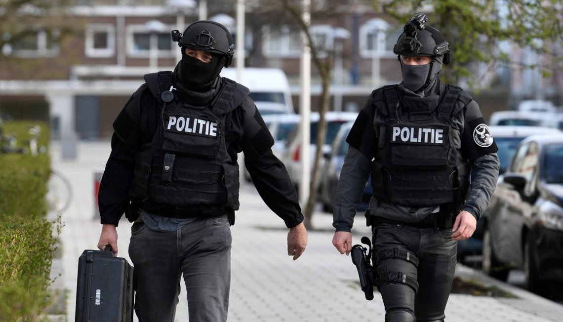 Police officers are seen after a shooting in Utrecht, Netherlands, March 18, 2019. REUTERS/Piroschka van de Wouw Police officers are seen after a shooting in Utrecht, Netherlands, March 18, 2019. REUTERS/Piroschka van de Wouw