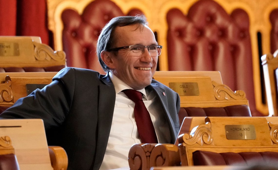 OSLO 20180322.
Espen Barth Eide (Ap) i stortingssalen under behandlingen av spørsmålet om norsk tilslutning til EUs energibyrå ACER.
Foto: Cornelius Poppe / NTB scanpix OSLO 20180322.
Espen Barth Eide (Ap) i stortingssalen under behandlingen av spørsmålet om norsk tilslutning til EUs energibyrå ACER.
Foto: Cornelius Poppe / NTB scanpix