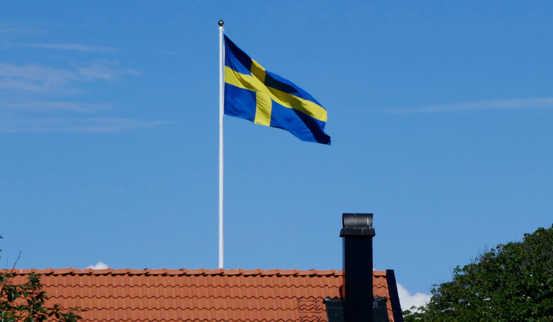 Syd-Koster, Sverige 20170714.
Svensk flagg vaier i vinden på Syd-Koster.
Foto: Erik Johansen / NTB scanpix Syd-Koster, Sverige 20170714.
Svensk flagg vaier i vinden på Syd-Koster.
Foto: Erik Johansen / NTB scanpix