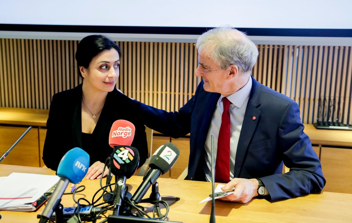 Hadia Tajik var kreativ på eiendomsmarkedet, så kreativ at det kostet henne nestlederstillingen i Ap. Støre har vist samme kreatitivet i sine investeringer. Men det får ingen konsekvenser for deres politiske innsikt. Deres sosialistiske overbevisning trumfer fornuft og praksis. Foto: Vidar Ruud / NTB Hadia Tajik var kreativ på eiendomsmarkedet, så kreativ at det kostet henne nestlederstillingen i Ap. Støre har vist samme kreatitivet i sine investeringer. Men det får ingen konsekvenser for deres politiske innsikt. Deres sosialistiske overbevisning trumfer fornuft og praksis. Foto: Vidar Ruud / NTB