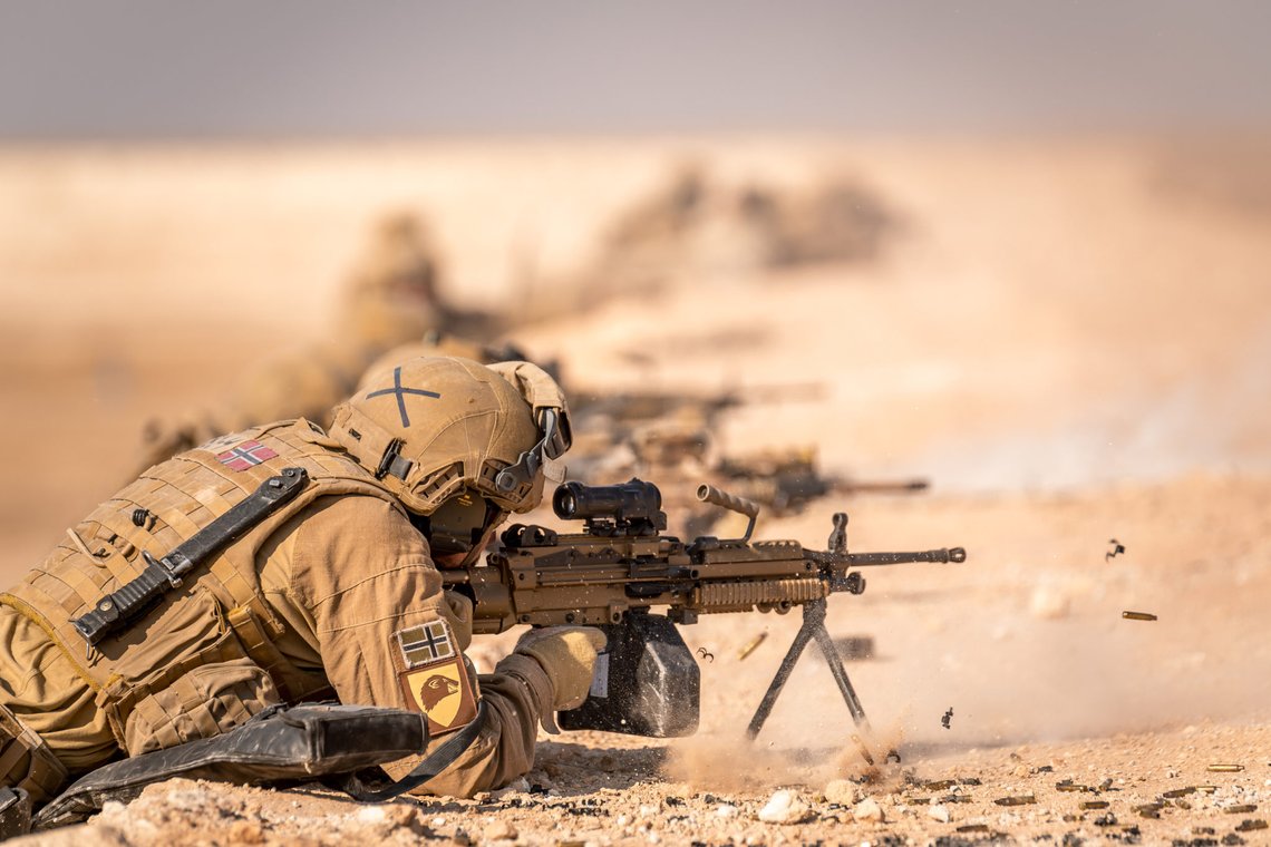 Operation Inherent Resolve: Soldater fra NORTU 5 (Norwegian Task Unit) under en skarpskytingsøvelse i Anbar, Irak. *** Local Caption *** Operation Inherent Resolve: Norwegian army soldiers assigned to Norwegian Task Unit 5 conduct live fire training in Anbar, Iraq Operation Inherent Resolve: Soldater fra NORTU 5 (Norwegian Task Unit) under en skarpskytingsøvelse i Anbar, Irak. *** Local Caption *** Operation Inherent Resolve: Norwegian army soldiers assigned to Norwegian Task Unit 5 conduct live fire training in Anbar, Iraq