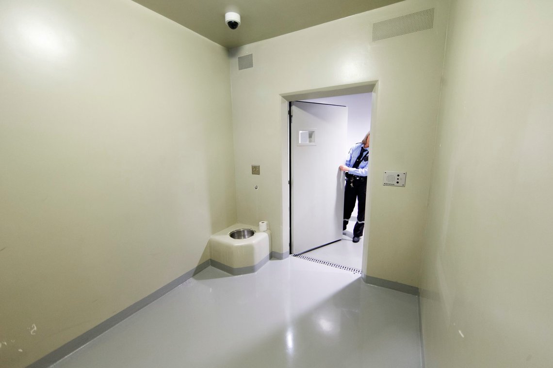 SKI, Norway 20161025.
Politiet i arbeid. Arresten hos politiet.
Modellklarert til redaksjonell bruk.
Foto: Gorm Kallestad / NTB scanpix SKI, Norway 20161025.
Politiet i arbeid. Arresten hos politiet.
Modellklarert til redaksjonell bruk.
Foto: Gorm Kallestad / NTB scanpix
