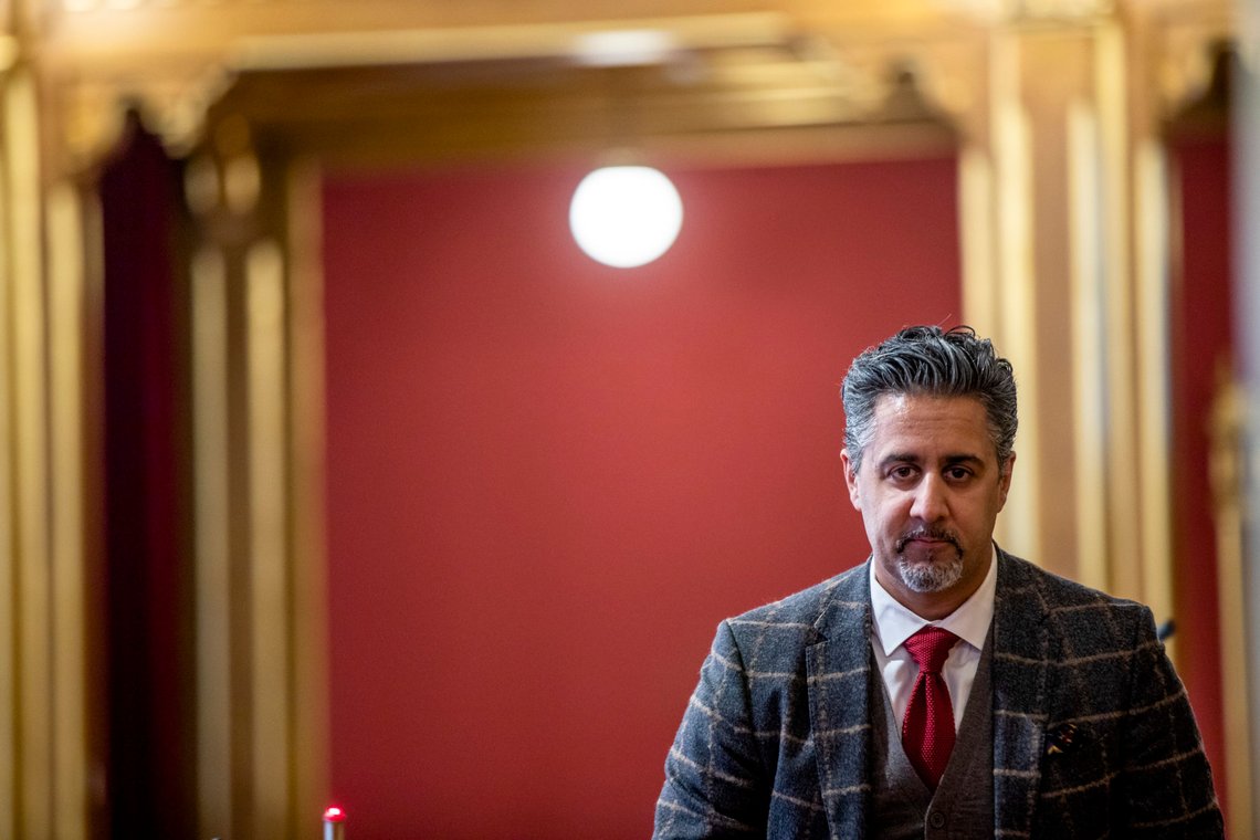 Oslo 20191127.
Abid Raja (V) under finansdebatten i Stortinget der også mistillitsforslaget fra Rødt mot arbeidsminister Anniken Hauglie (H) blir tatt opp.
Foto: Stian Lysberg Solum / NTB scanpix Oslo 20191127.
Abid Raja (V) under finansdebatten i Stortinget der også mistillitsforslaget fra Rødt mot arbeidsminister Anniken Hauglie (H) blir tatt opp.
Foto: Stian Lysberg Solum / NTB scanpix