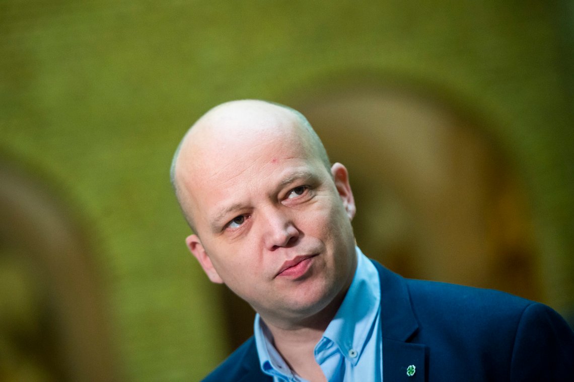 OSLO, NORGE 20200120.
Leder i Senterpartiet, Trygve Slagsvold Vedum, møter pressen i vandrehallen på Stortinget i forbindelse med at Frp har gått ut av regjeringen.
Foto: Fredrik Varfjell / NTB scanpix OSLO, NORGE 20200120.
Leder i Senterpartiet, Trygve Slagsvold Vedum, møter pressen i vandrehallen på Stortinget i forbindelse med at Frp har gått ut av regjeringen.
Foto: Fredrik Varfjell / NTB scanpix