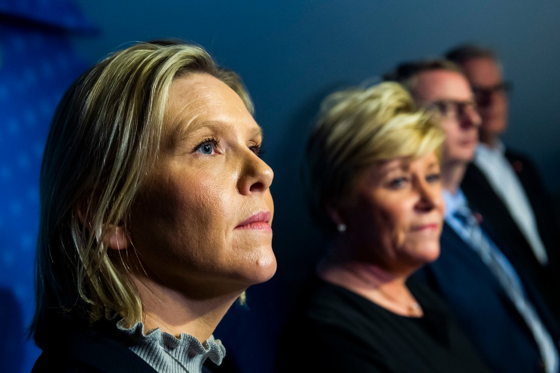 OSLO, NORGE 20200120.
F.v.: nestleder Sylvi Listhaug, Frp-leder Siv Jensen, nestleder Terje Søviknes og parlamentarisk leder Hans Andreas Limi holder pressekonferanse der de forteller at partiet går ut av regjeringen. Pressekonferansen finner sted på en i partiets lokaler i Oslo mandag.
Foto: Fredrik Varfjell / NTB scanpix OSLO, NORGE 20200120.
F.v.: nestleder Sylvi Listhaug, Frp-leder Siv Jensen, nestleder Terje Søviknes og parlamentarisk leder Hans Andreas Limi holder pressekonferanse der de forteller at partiet går ut av regjeringen. Pressekonferansen finner sted på en i partiets lokaler i Oslo mandag.
Foto: Fredrik Varfjell / NTB scanpix
