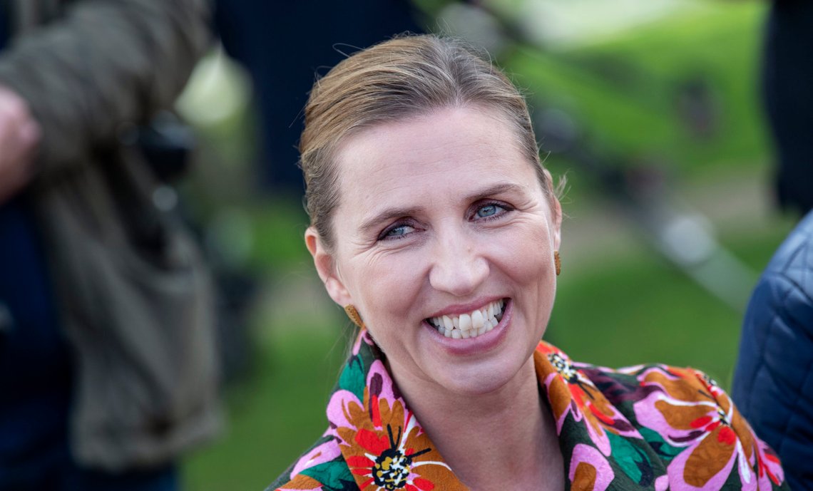 FAXE, DANMARK 20190528.
Socialdemokraterns partileder Mette Frederiksen under valgkampen forut for folketingsvalget i Danmark 2019. Her har hun besøkt vandrerhjmmet i Faxe som har markert seg som en arbeidsplass for arbeidsuføre.
Foto: Johan Nilsson/TT / NTB scanpix FAXE, DANMARK 20190528.
Socialdemokraterns partileder Mette Frederiksen under valgkampen forut for folketingsvalget i Danmark 2019. Her har hun besøkt vandrerhjmmet i Faxe som har markert seg som en arbeidsplass for arbeidsuføre.
Foto: Johan Nilsson/TT / NTB scanpix