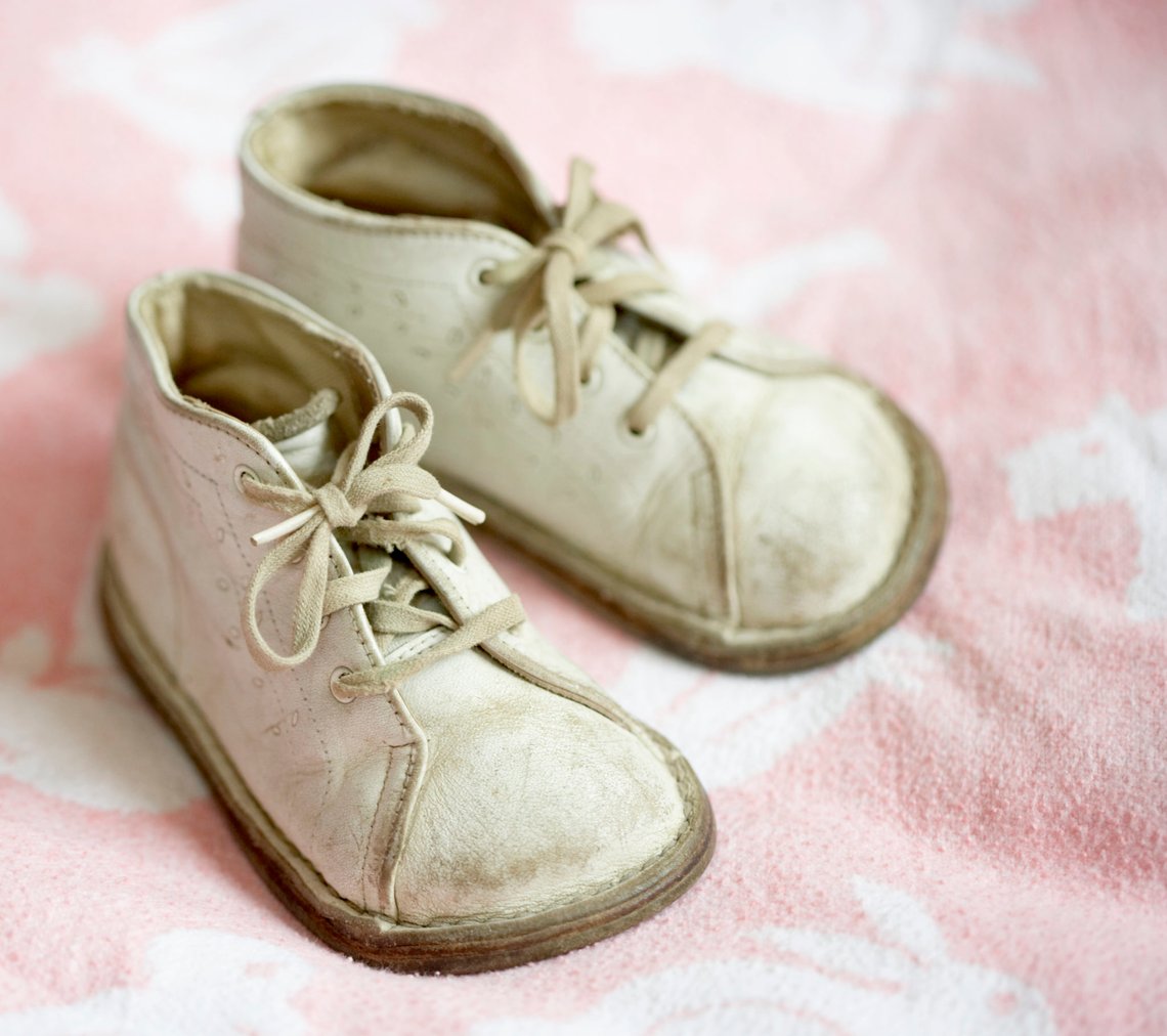 Barnesko på rosa teppe. Oppvekst. Nostalgi.
Baby shoes
Foto: Berit Roald / NTB scanpix Barnesko på rosa teppe. Oppvekst. Nostalgi.
Baby shoes
Foto: Berit Roald / NTB scanpix