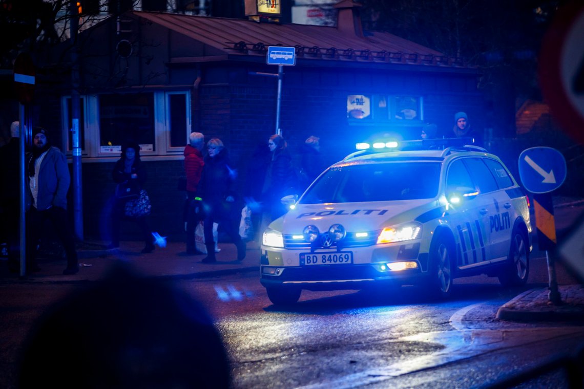 SKI 20161213.
Politiet i arbeid. Politibil med blålys i fart.
Foto: Heiko Junge / NTB scanpix SKI 20161213.
Politiet i arbeid. Politibil med blålys i fart.
Foto: Heiko Junge / NTB scanpix