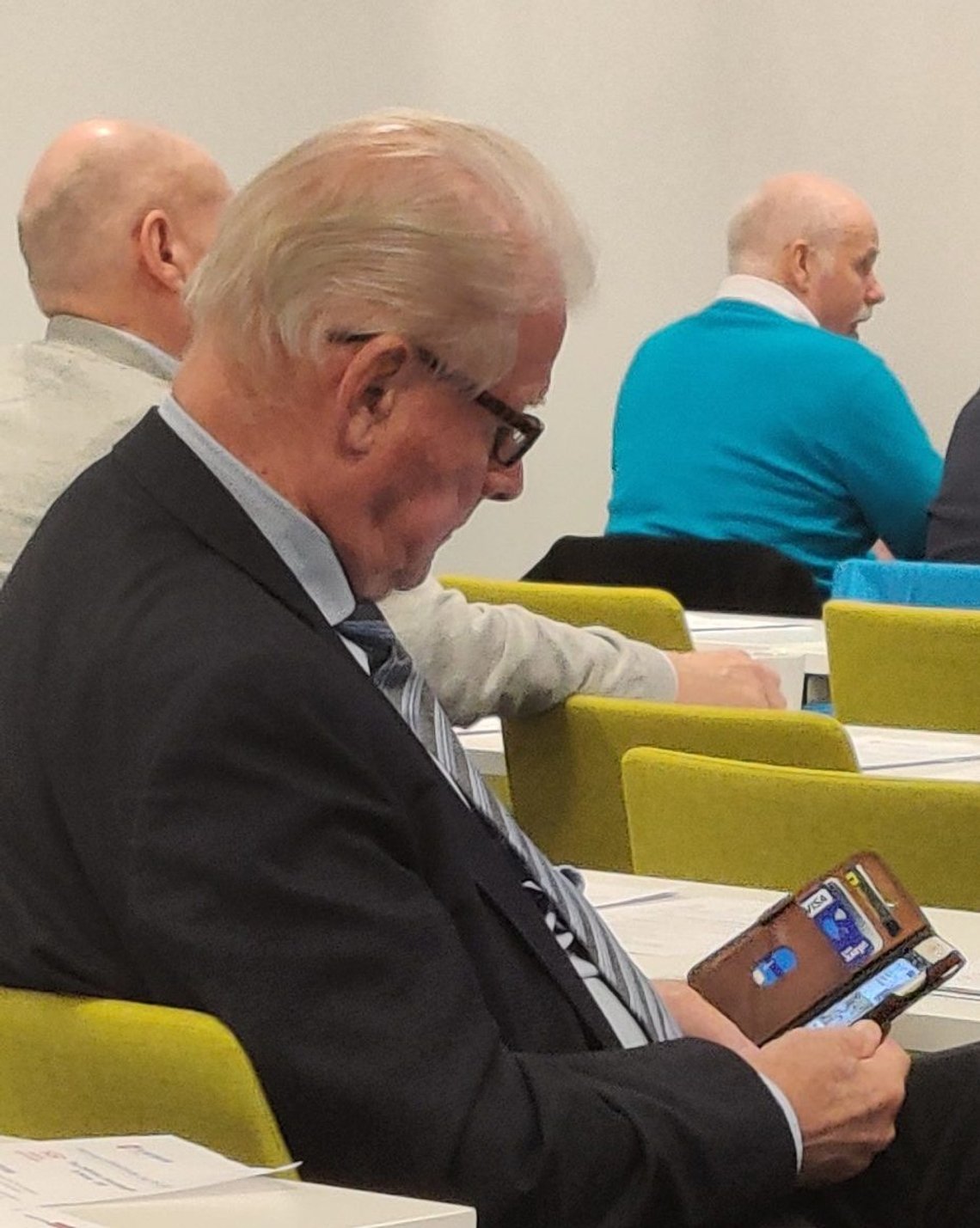 Tidligere partileder i FrP, Carl I. Hagen, var gjest på fylkesårsmøtet i Oslo FrP. Foto: Geir Furuseth Tidligere partileder i FrP, Carl I. Hagen, var gjest på fylkesårsmøtet i Oslo FrP. Foto: Geir Furuseth