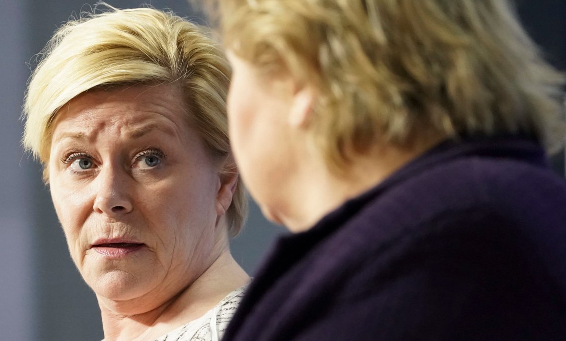 Oslo 20190314.
Statsminister Erna Solberg og Frp-leder Siv Jensen holder pressemøte torsdag ettermiddag om Wara-saken. Hans samboer ble torsdag siktet for falsk forklaring i saken.
Foto: Cornelius Poppe / NTB scanpix Oslo 20190314.
Statsminister Erna Solberg og Frp-leder Siv Jensen holder pressemøte torsdag ettermiddag om Wara-saken. Hans samboer ble torsdag siktet for falsk forklaring i saken.
Foto: Cornelius Poppe / NTB scanpix
