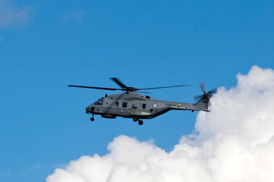 Oslo 20120901.
Et NH90 helikopter fra Kystvakten i lufta over Oslofjorden under flyoppvisningen som markerte at det norske luftforsvaret er 100 år.
Foto: Paul Kleiven / NTB scanpix Oslo 20120901.
Et NH90 helikopter fra Kystvakten i lufta over Oslofjorden under flyoppvisningen som markerte at det norske luftforsvaret er 100 år.
Foto: Paul Kleiven / NTB scanpix