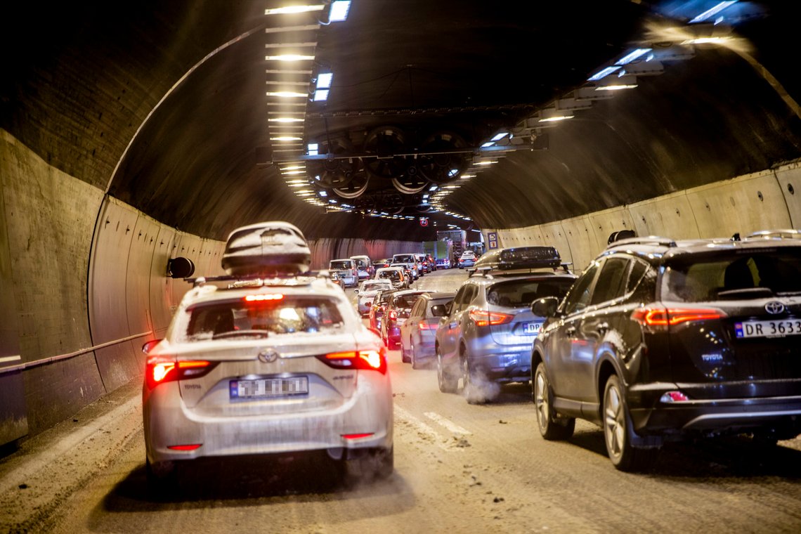 Oslo 20190128.
Kø i Operatunnelen i Oslo mandag. Snøen skaper problemer og det meldes om flere trafikkuhell landet rundt.
Foto: Stian Lysberg Solum / NTB scanpix Oslo 20190128.
Kø i Operatunnelen i Oslo mandag. Snøen skaper problemer og det meldes om flere trafikkuhell landet rundt.
Foto: Stian Lysberg Solum / NTB scanpix