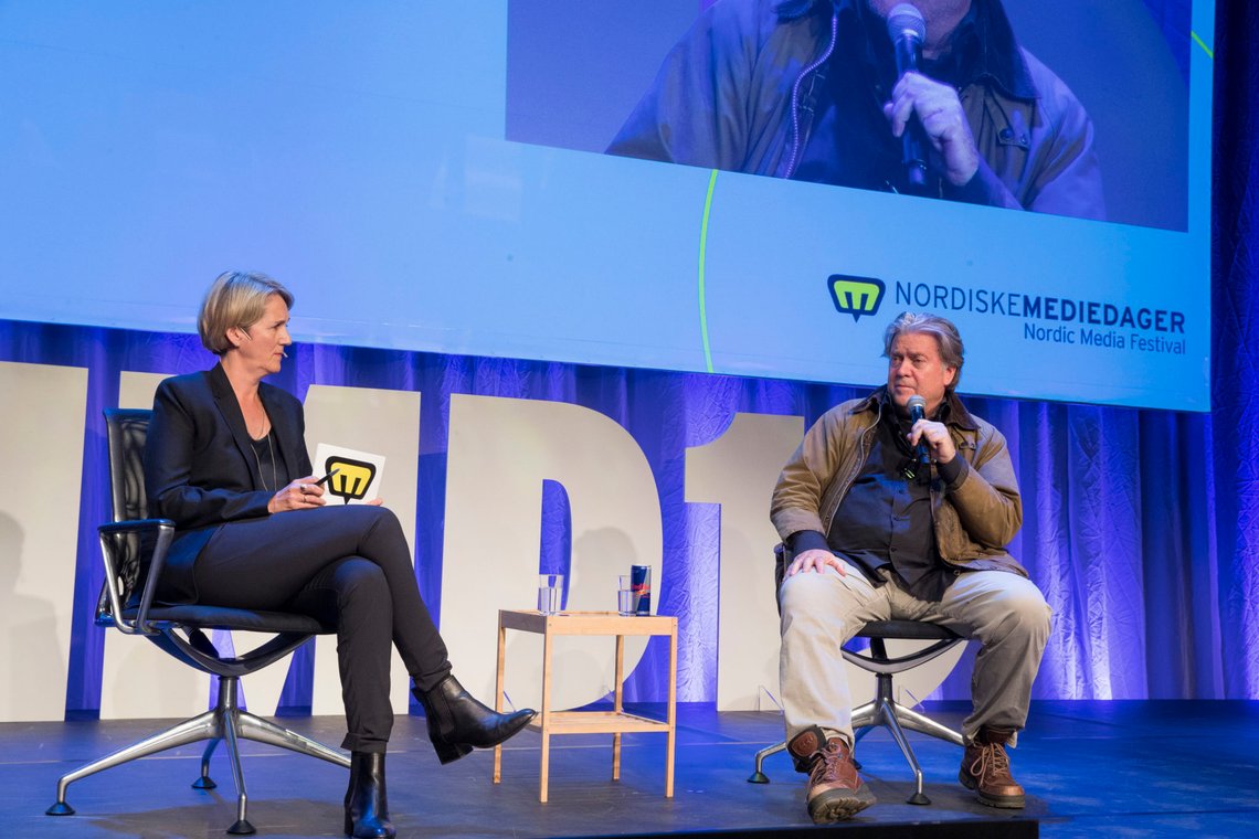 The unforgettable fire: Christina Pletten. intervjuer Steve Bannon under Nordiske Mediedager i mai 2019. Bannon dro derfra direkte til Oslo og Document-møte. Foto: Terje Pedersen / NTB scanpix The unforgettable fire: Christina Pletten. intervjuer Steve Bannon under Nordiske Mediedager i mai 2019. Bannon dro derfra direkte til Oslo og Document-møte. Foto: Terje Pedersen / NTB scanpix