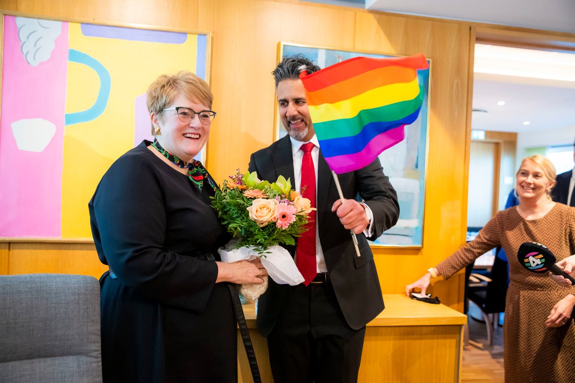 Oslo 20200124.
Nøkkeloverrekkelse i Kultur- og likestillingsdepartementet mellom Trine Skei Grande (V) og Abid Raja (V) i Oslo fredag.
Foto: Håkon Mosvold Larsen / NTB scanpix Oslo 20200124.
Nøkkeloverrekkelse i Kultur- og likestillingsdepartementet mellom Trine Skei Grande (V) og Abid Raja (V) i Oslo fredag.
Foto: Håkon Mosvold Larsen / NTB scanpix