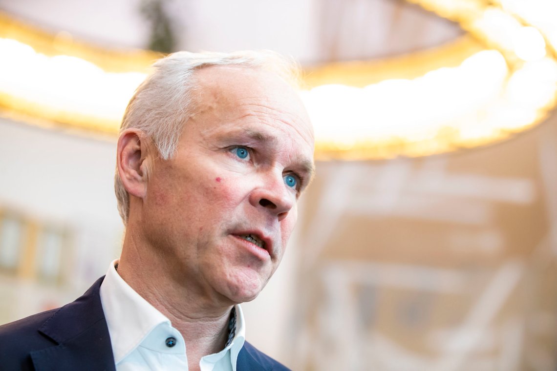 Oslo 20200218.
Finansminister Jan Tore Sanner (H) snakker med pressen etter å ha møtt representanter fra Skatteetaten, Politiet, Riksadvokaten, Økokrim, Finanstilsynet, Arbeidstilsynet, Nav og Tolletaten om status og utfordringer i bekjempelsen av arbeidslivskriminalitet og økonomisk kriminalitet.
Foto: Håkon Mosvold Larsen / NTB scanpix Oslo 20200218.
Finansminister Jan Tore Sanner (H) snakker med pressen etter å ha møtt representanter fra Skatteetaten, Politiet, Riksadvokaten, Økokrim, Finanstilsynet, Arbeidstilsynet, Nav og Tolletaten om status og utfordringer i bekjempelsen av arbeidslivskriminalitet og økonomisk kriminalitet.
Foto: Håkon Mosvold Larsen / NTB scanpix