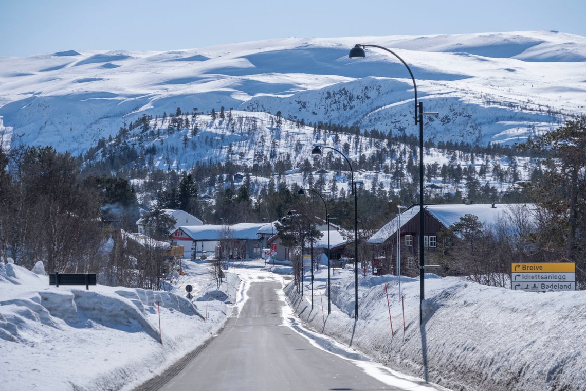 Hovden 20200320.
Det er stille på Hovden i Setesdal i Bykle kommune på grunn av koronapandemien. Hovden er en av topp destinasjonene i Agder og sør Norge. Fredag 20 mars skulle normalt være starten på en travel helg men som alle andre hytteområder og kommuner er det stille her også.
Foto: Tor Erik Schrøder / NTB scanpix Hovden 20200320.
Det er stille på Hovden i Setesdal i Bykle kommune på grunn av koronapandemien. Hovden er en av topp destinasjonene i Agder og sør Norge. Fredag 20 mars skulle normalt være starten på en travel helg men som alle andre hytteområder og kommuner er det stille her også.
Foto: Tor Erik Schrøder / NTB scanpix