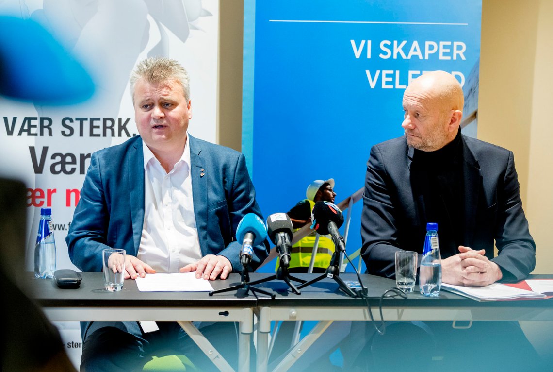 Oslo 20200310.
Administrerende direktør i Norsk Industri Stein Lier Hansen (t.h) og leder i Fellesforbundet Jørn Eggum under oppstarten av årets lønnsoppgjør.
Foto: Gorm Kallestad / NTB scanpix Oslo 20200310.
Administrerende direktør i Norsk Industri Stein Lier Hansen (t.h) og leder i Fellesforbundet Jørn Eggum under oppstarten av årets lønnsoppgjør.
Foto: Gorm Kallestad / NTB scanpix