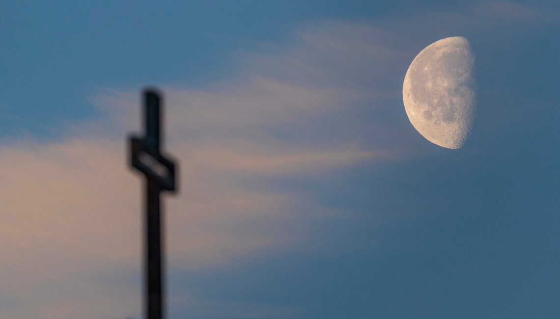 Oslo 20180605.
Dagens bilde fra NTB scanpix
Vakker halvmåne over Nordstrand kirke kl 04.30.
Foto: Heiko Junge / NTB scanpix Oslo 20180605.
Dagens bilde fra NTB scanpix
Vakker halvmåne over Nordstrand kirke kl 04.30.
Foto: Heiko Junge / NTB scanpix