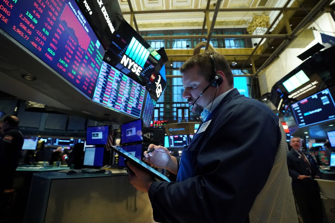 Traders work on the floor of the New York Stock Exchange (NYSE) in New York, U.S., March 9, 2020. REUTERS/Bryan R Smith Traders work on the floor of the New York Stock Exchange (NYSE) in New York, U.S., March 9, 2020. REUTERS/Bryan R Smith