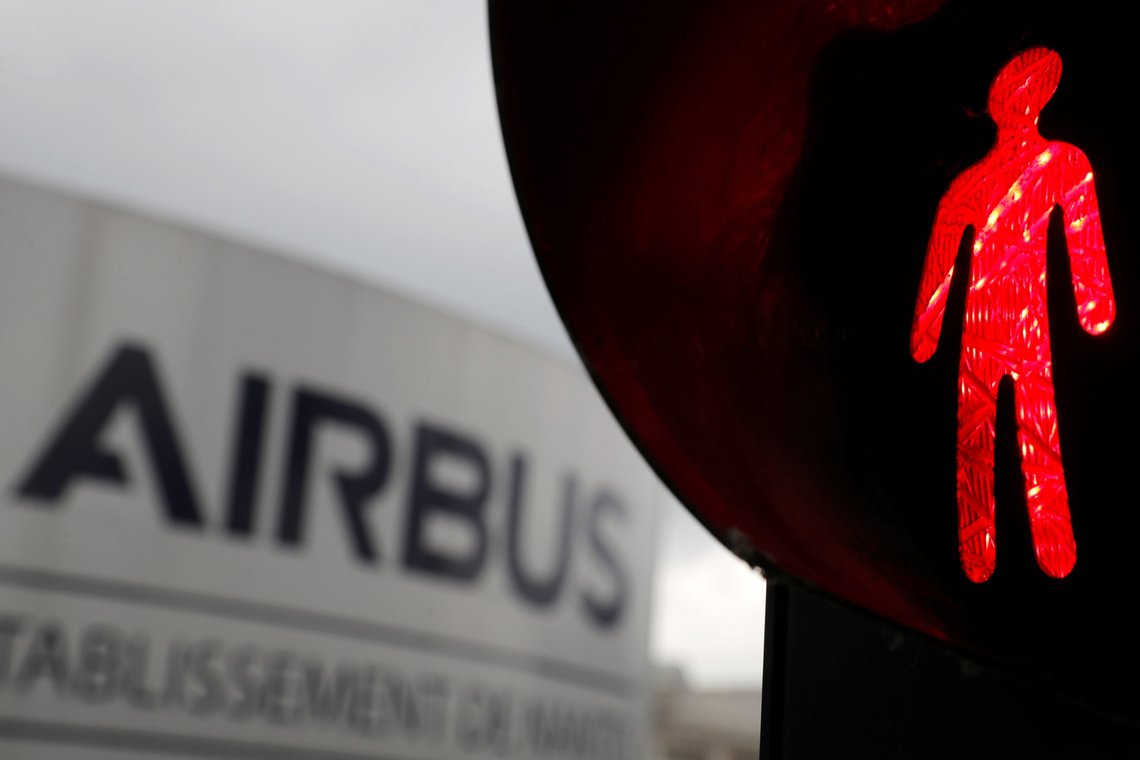 The logo of Airbus is pictured at the entrance of the Airbus facility in Bouguenais, near Nantes, France April 27, 2020. REUTERS/Stephane Mahe The logo of Airbus is pictured at the entrance of the Airbus facility in Bouguenais, near Nantes, France April 27, 2020. REUTERS/Stephane Mahe