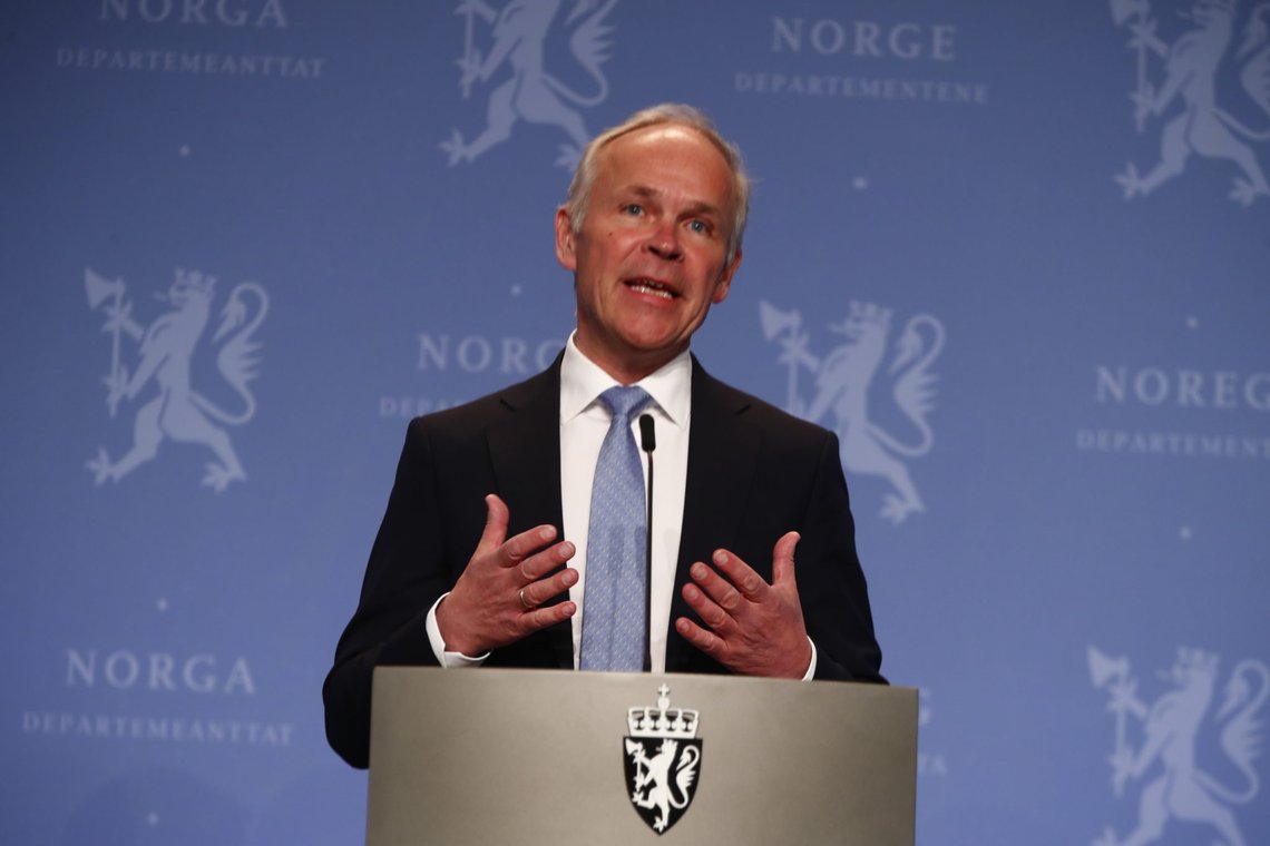 Finansminister Jan Tore Sanner legger opp til en oljepengebruk på 402,6 milliarder kroner i revidert nasjonalbudsjett. Foto: Terje Pedersen / NTB scanpix Finansminister Jan Tore Sanner legger opp til en oljepengebruk på 402,6 milliarder kroner i revidert nasjonalbudsjett. Foto: Terje Pedersen / NTB scanpix